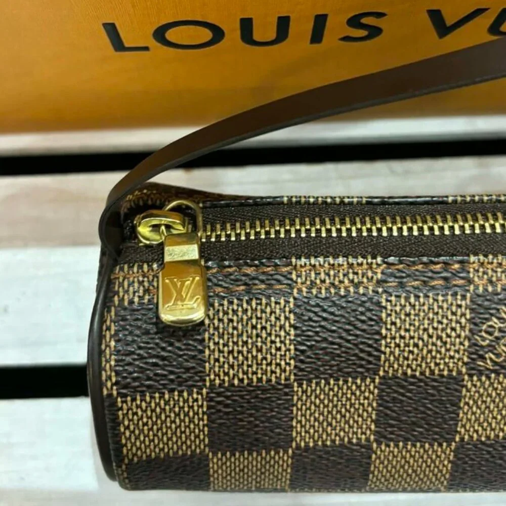 Louis Vuitton Damier Ebene Pouchette - Picture 8 of 11